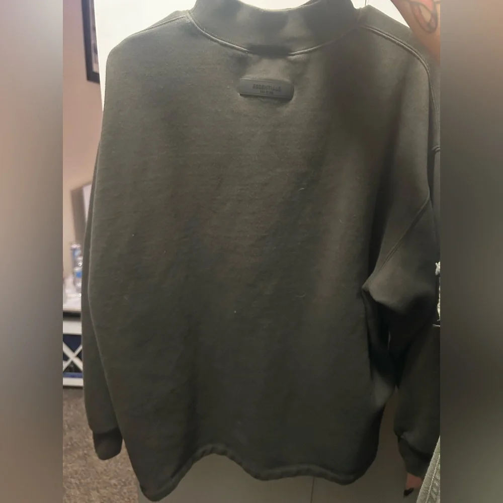 ESSENTIAL PULL OVER - Picture 2 of 3